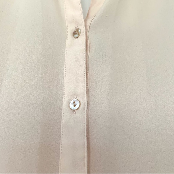 2 for $20 🎀 Sleeveless blouse - Picture 4 of 4